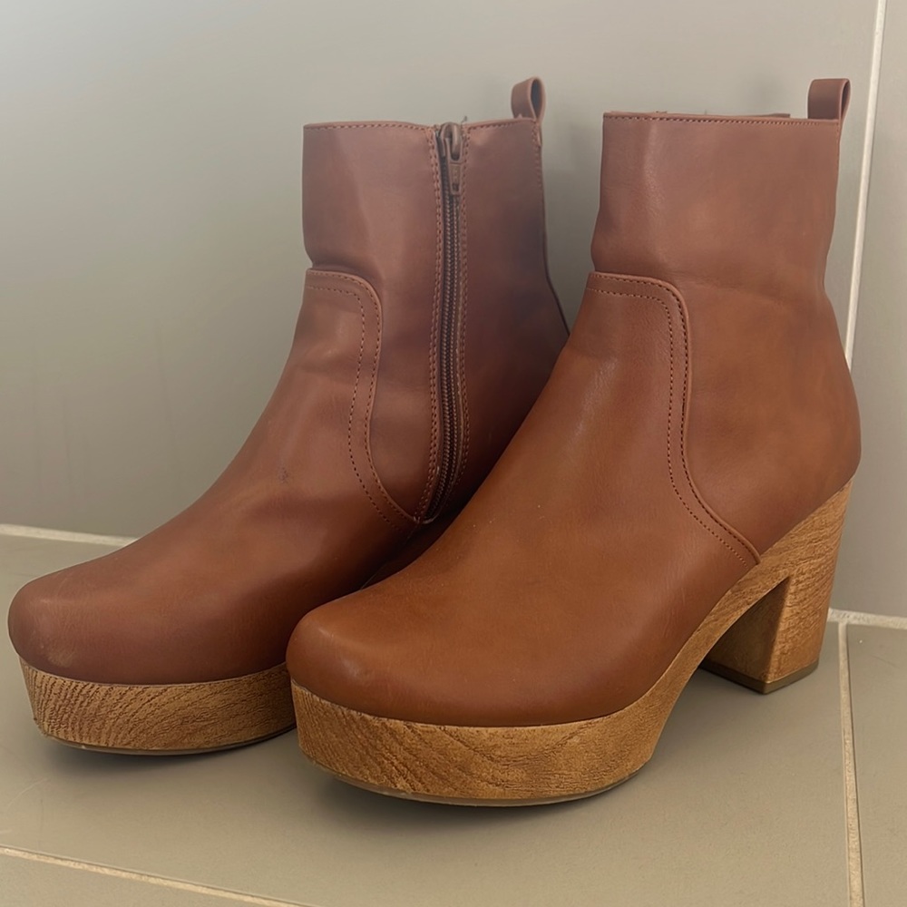 Universal Thread Boots/Heels